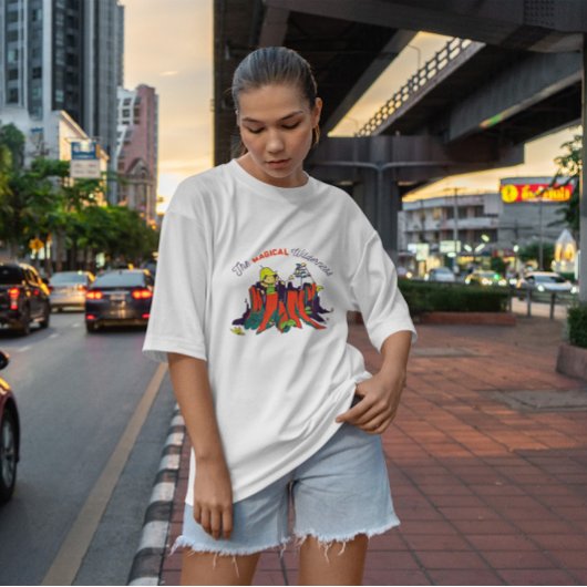 魔法の荒野の小さな少女 Tシャツ
