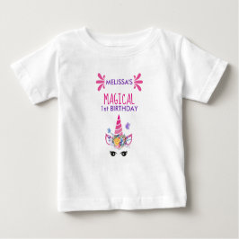 魔法の誕生日かわいいピンクのユニコーン ベビーTシャツ