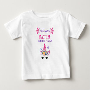 魔法の誕生日かわいいピンクのユニコーン ベビーTシャツ