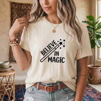 魔法を信じて ユニセックス グラフィックTシャツ Tシャツ