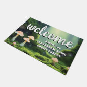 魔法キノコおとぎ話の森コケの木々の自然 ドアマット (アングル)