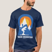 魔法マウンテンスキーサンセットレトロ Tシャツ (正面)
