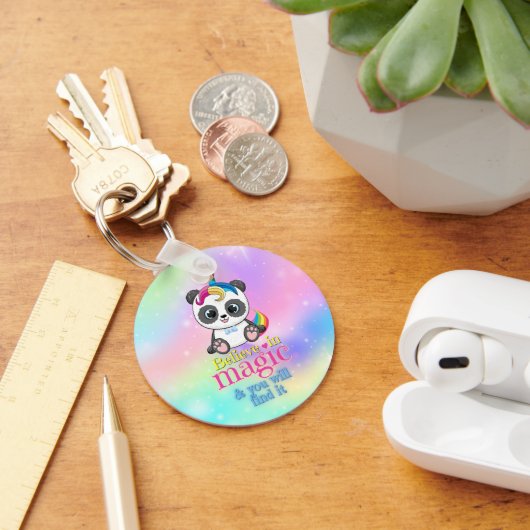 魔法ユニコーンパンダの虹の背景 キーホルダー (デスク)