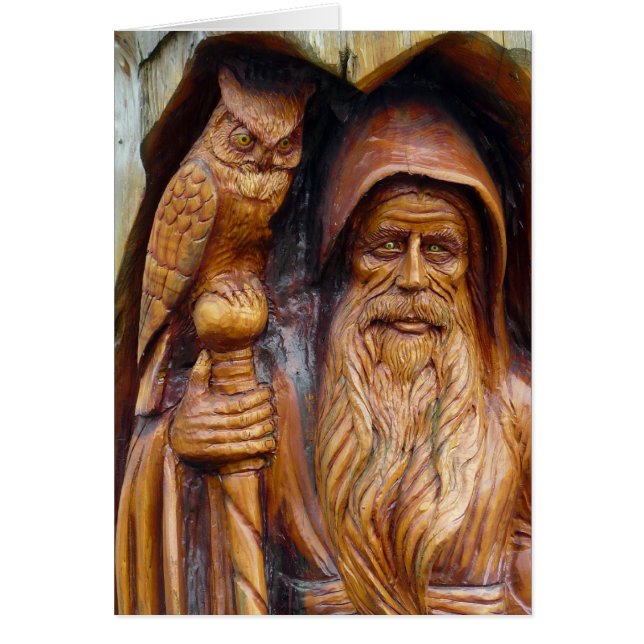 魔法使いおよびフクロウは洞窟から現れます (正面)