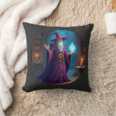 魔法使いが彼の魔法結晶を見る クッション (ブランケット)