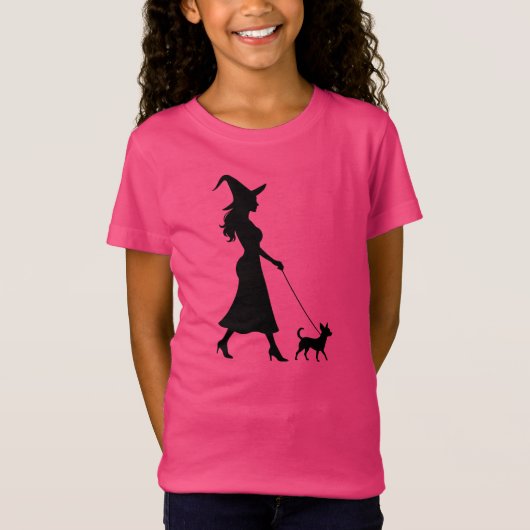 魔法使いの散歩をするチワワ Tシャツ (正面)
