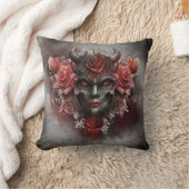 魔法使い | 赤い目を持つ暗白熱［赤熱］光を放つい角の悪魔 クッション (ブランケット)