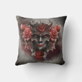 魔法使い | 赤い目を持つ暗白熱［赤熱］光を放つい角の悪魔 クッション (裏面)