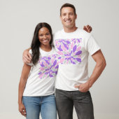 魔法花びら紫色の花 Tシャツ (ユニセックス)