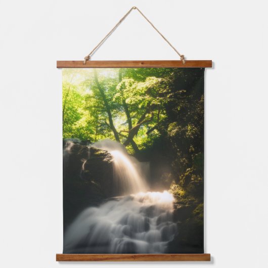魔法輝くの滝の上の太陽 吊り下げ型タペストリー (正面)