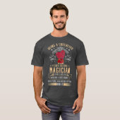 魔術師のような悪漢であること Tシャツ (正面フル)