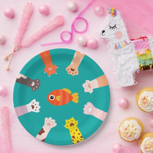 魚おもしろいのデザインを捕まえる猫遊びクラシック ペーパープレート (パーティー)