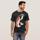 魚がビールを飲んでいる Tシャツ (正面フル)