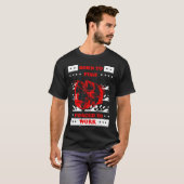 魚が好きでたまらないのに働かざるを得ない Tシャツ (正面フル)