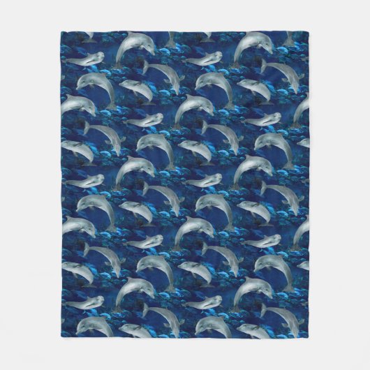 魚と一緒に泳ぐ海イルカ フリースブランケット (正面)