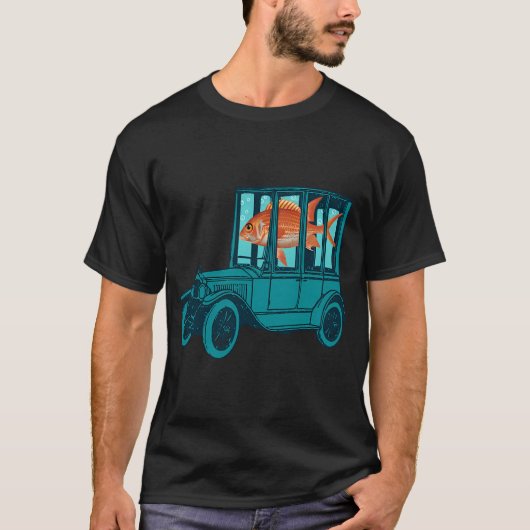 魚と古い車のコラージュ Tシャツ (正面)