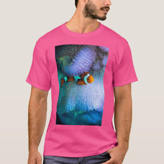 魚のカラフル海野生動物 Tシャツ