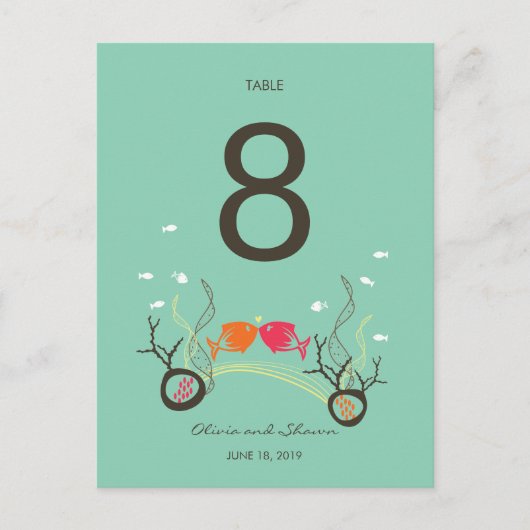魚のキスをするサンゴのビーチ結婚式表の番号 ポストカード (正面)