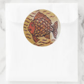 魚の入った木製の装飾。 ラウンドシール (バッグ)