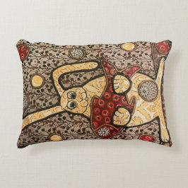 魚の布のコラージュを保持しているウサギ アクセントクッション