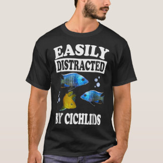 魚の水族館の恋人に簡単に気を取られる Tシャツ
