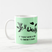 魚の水泳の珊瑚礁 コーヒーマグカップ (左)