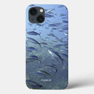 魚の群れ水中でダイビング。パーソナライズ。 iPhone 13ケース
