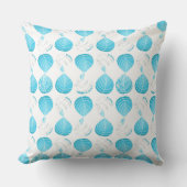 魚の頭の葉ターコイズ白 クッション (正面)