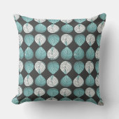 魚の頭葉のダスティアヒル卵ブルーホワイトグレー クッション (正面)