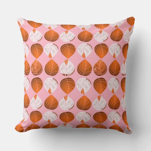 魚の頭葉の茶色オレンジ白ピンク クッション (正面)