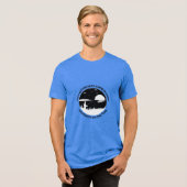 魚を手にロッドを持って歩く方が人生の良さ トライブレンドＴシャツ (正面全面)