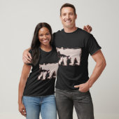 魚を持ったヒグマ Tシャツ (ユニセックス)