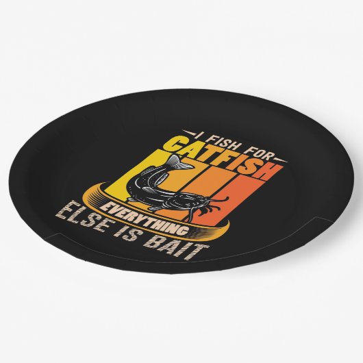 魚を釣る漁師 ペーパープレート (アングル)