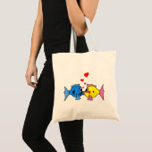 魚キスをする トートバッグ (正面(商品))
