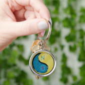 魚座とメタルボア キーホルダー (手)