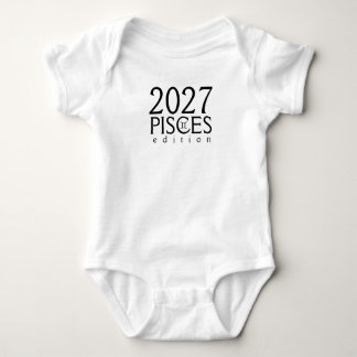 魚座のシンボルマークと西暦2027年がプリントされたTシャツ ベビーボディスーツ