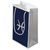 魚座〔占星術の〕十二宮図シンボルネイビーブルーカーボンファイバープリント スモールペーパーバッグ (正面アングル)