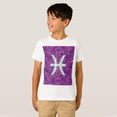 魚座〔占星術の〕十二宮図シンボル明るい赤紫色ピンクデジタル迷彩柄 Tシャツ (正面フル)