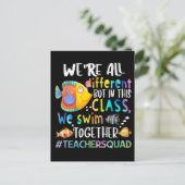 魚私たちは私たち違うは泳ぐ先生ギフトT-S ポストカード (スタンド正面)