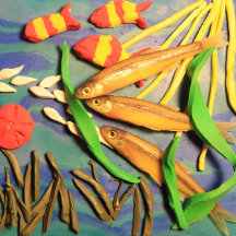 魚絵を描のフォーク美術の鮮やかな粘土の彫刻