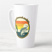 魚釣りおもしろいは今日は動けない腕がギプス中だ カフェラテマグ (左アングル)