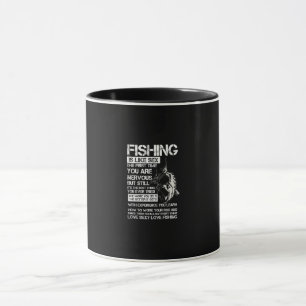 魚釣りが緊張するのは初めてのようだ マグカップ