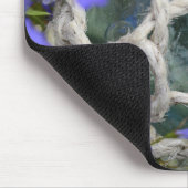 魚釣りが花の間で浮く マウスパッド (コーナー)