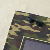 魚釣りと迷彩柄 ビーチタオル (インサイチュ)