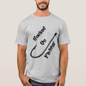 魚釣りの人のおもしろいのギークのTシャツで引っ掛けられる Tシャツ (正面)