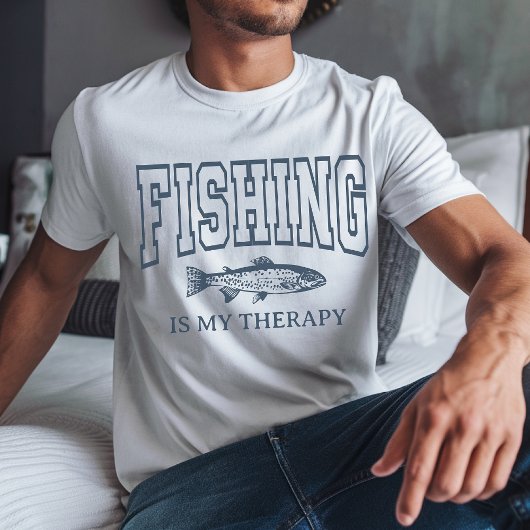 魚釣りはパパの私のセラピーシャツ、フィッシャーマンティー Tシャツ
