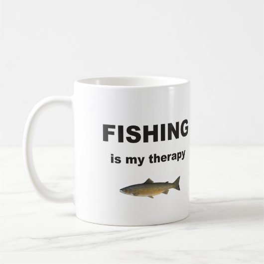 魚釣りは私のセラピー、おもしろいな漁師のコーヒー・マグです コーヒーマグカップ (左)