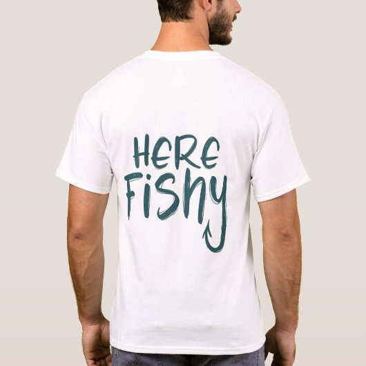 魚釣りシャツここおもしろいフィッシュTシャツ Tシャツ (裏面)