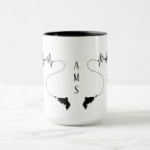 魚釣りハートビートトラウト釣りマンモノグラム マグカップ (中央)