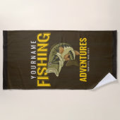 魚釣りパーソナライズされたアドベンチャーズバスフィッシュアングラー ビーチタオル (正面)